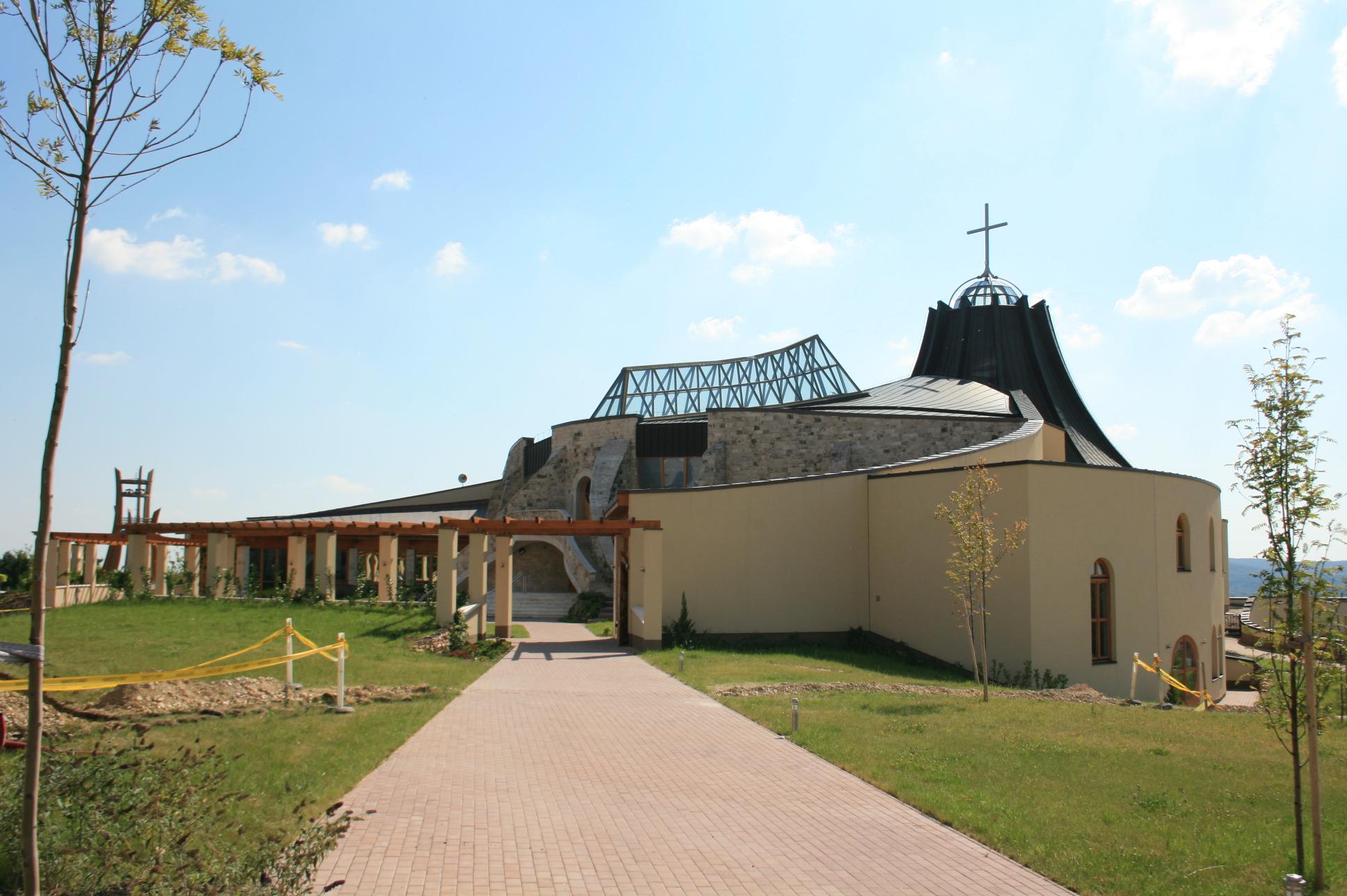 a templom külső előtere