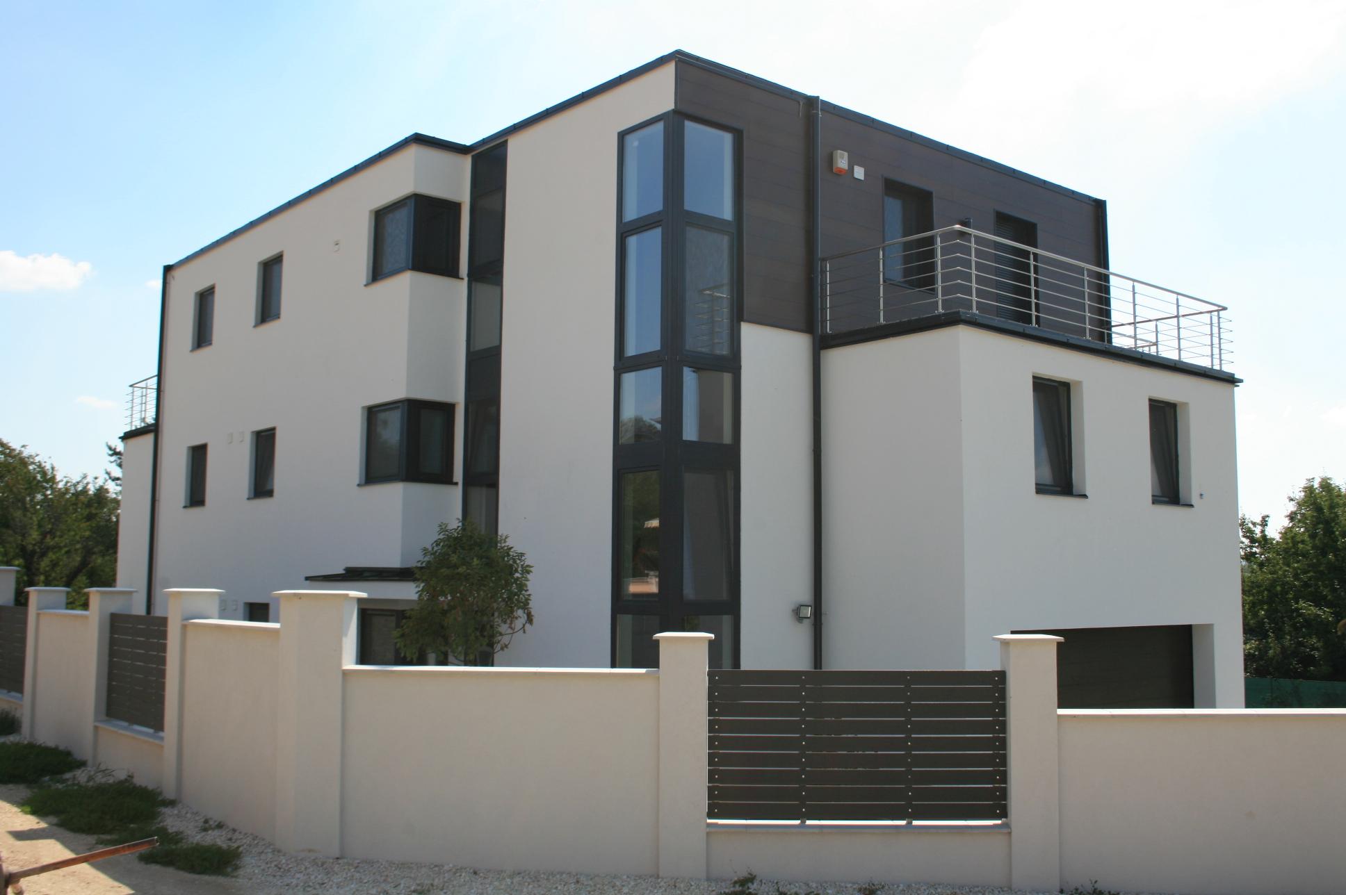 háromszintes modern társasház, saját tervezés, társasházak tervezése